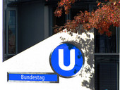 U-bahnstation Deutscher Bundestag (Bild: © Rainer Sturm / pixelio.de)
